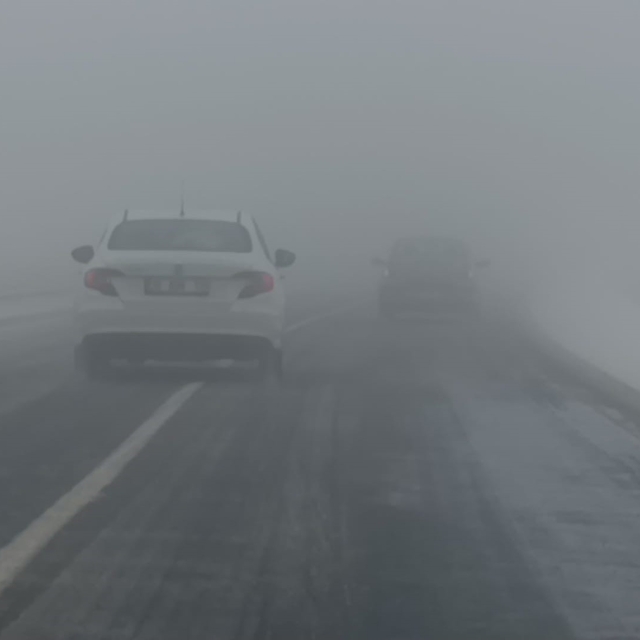 Kars'ta yoğun sis: Uçak seferleri iptal edildi
