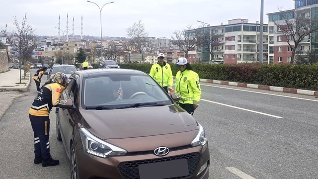 Bilecik'te ambulansa yol ver uyarısı