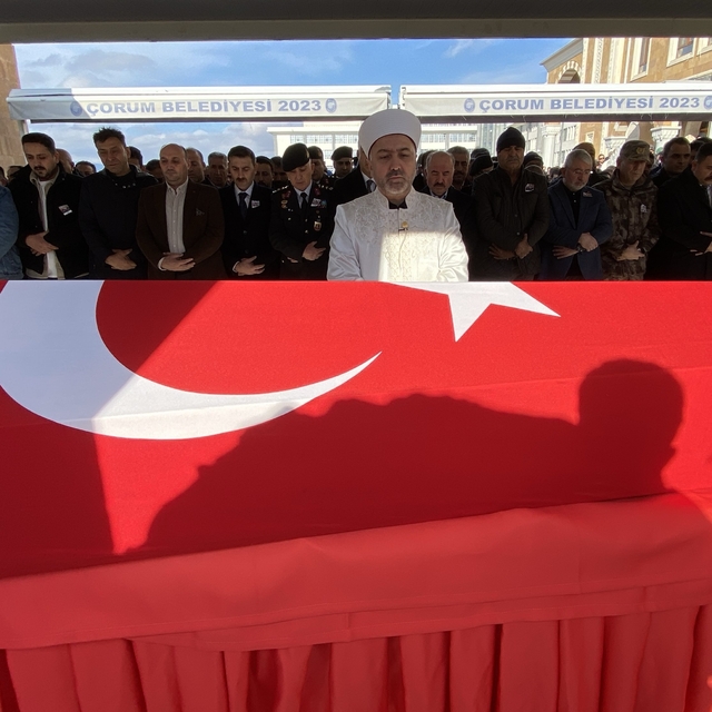 Hayatını kaybeden Çorumlu üsteğmen son yolculuğuna uğurlandı