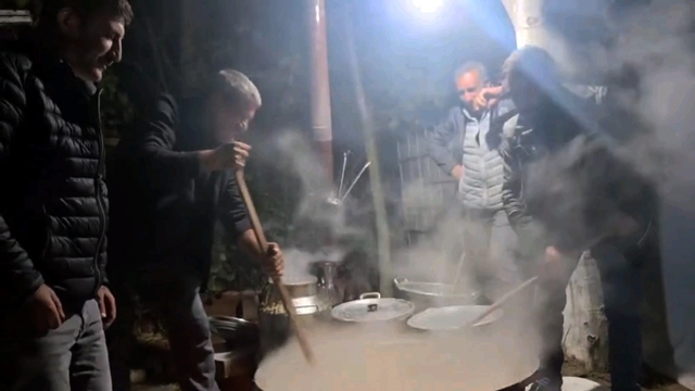 Ağrı'nın geleneksel Halise lezzeti Edirne'de ilgi gördü