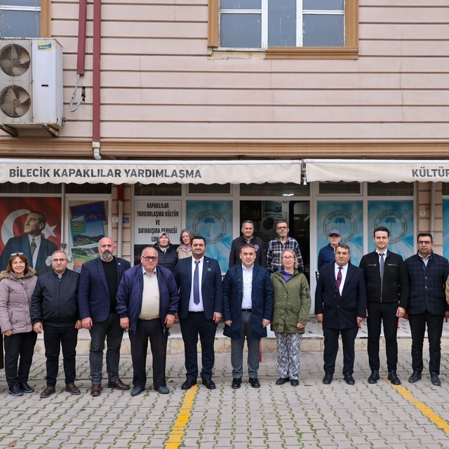 Vali Sözer vatandaşlarla Kapaklılar Derneği'nde buluştu
