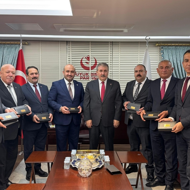 Belediye başkanları ve AK Parti Eskişehir İl Başkanı Albayrak, BBP lideri D...