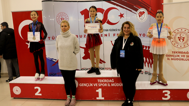 Tekirdağ'da Artistik Buz Pateni 1. Bölge Yarışması sona erdi
