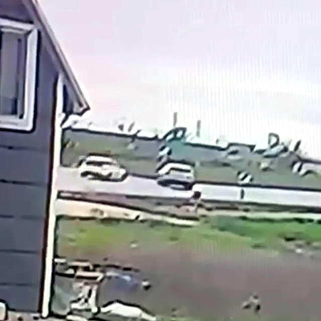 Edirne'de çarpışan otomobillerden birinin takla attığı kaza kamerada; 2 yar...