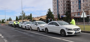 Nevşehir'de 4 otomobil birbirine girdi: 2 yaralı