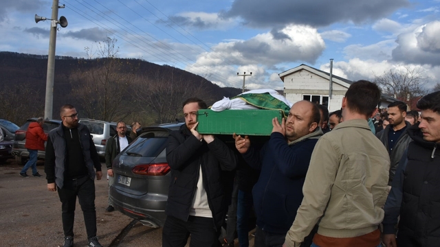 Kazada hayatını kaybeden sürücü toprağa verildi