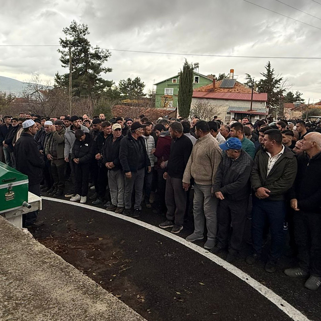 Isparta'da başsız cesedi bulunan 2 çocuk babası, toprağa verildi
