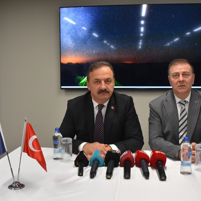 Anahtar Parti Genel Başkanı Ağıralioğlu, Trabzon'da gazetecilerle bir araya...