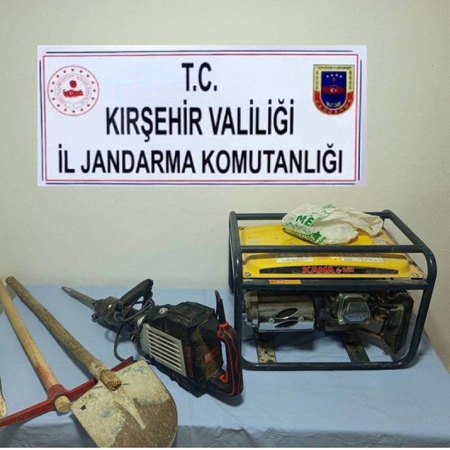 İzinsiz kaçak kazı yapan 3 şüpheli yakalandı