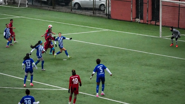 Turkcell Kadın Futbol Süper Ligi: Hakkarigücü: 0 - Yüksekova SK: 1