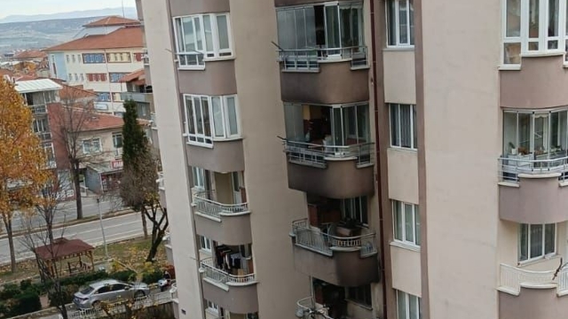 Kütahya'daki yangında ağır yaralanan kadın hayatını kaybetti