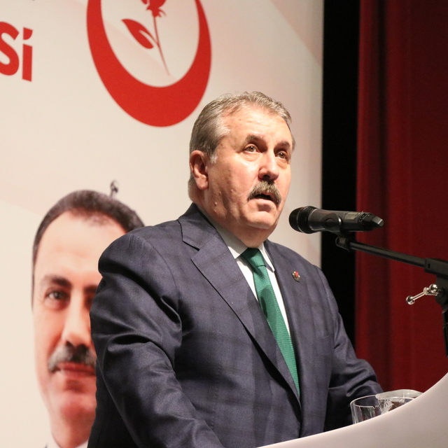 BBP Genel Başkanı Destici, partisinin Rize İl Kongresinde konuştu: