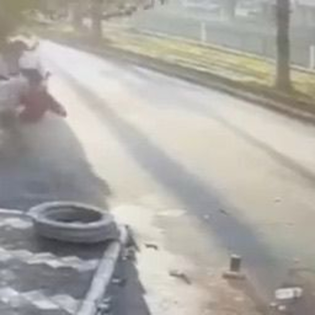 Polise çarptığı kazanın görüntüsünü sosyal medyada paylaştı, gözaltına alın...