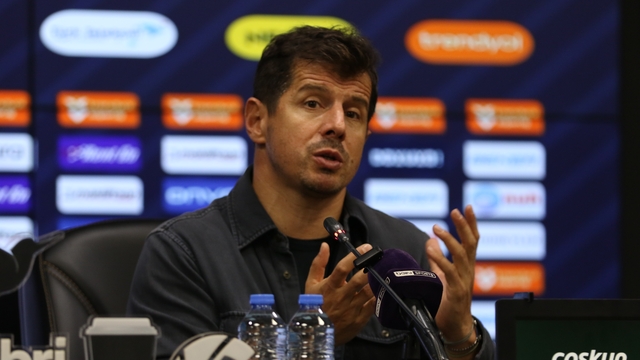 Emre Belözoğlu: "Bu puanların değerini ikinci yarıda daha iyi anlayacağız"
Kasımpaşa Teknik Direktörü Emre Belözoğlu:
"Masumiyet karinesi korunmalı"
"Savcılık ve federasyon ince eleyip, sık dokumalı"