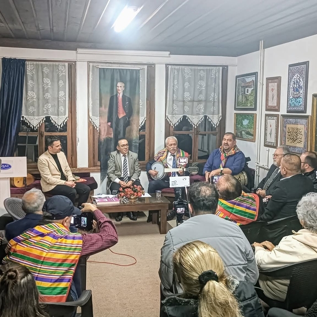 Kütahya'da 'Simav yaren kültürü' anlatıldı, türküler ve söyleşi ile gelenek...