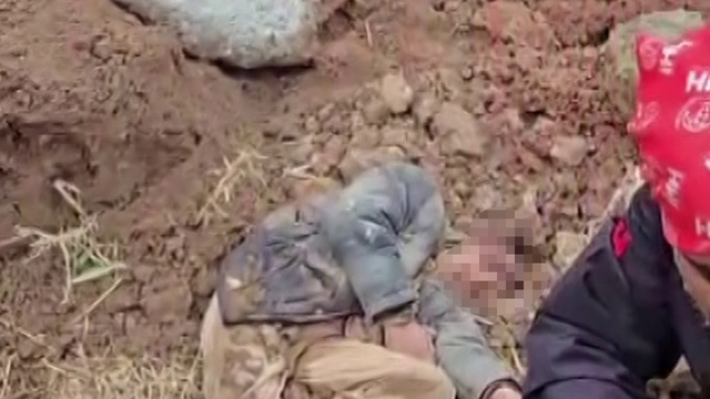 Dayısının taşla yaralayıp toprağa gömdüğü çocuk, polisin 200 kamera kaydını izlemesiyle bulundu
Yeğeninin başını taşla ezerek canlı canlı toprağa gömen zanlı tutuklandı