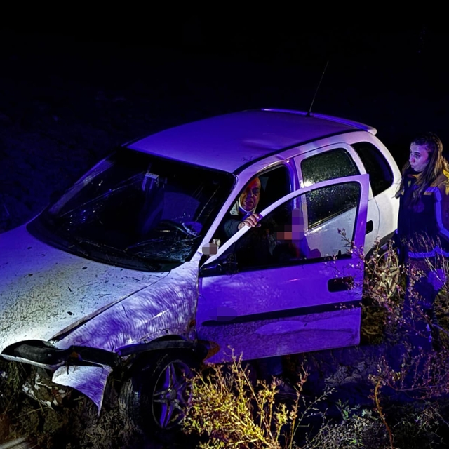 Otomobil tarlaya uçtu, ekipler yaralı için seferber oldu