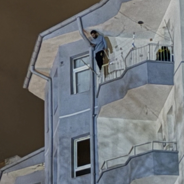 İntihara kalkışan şahıs 4 saatte ikna edildi