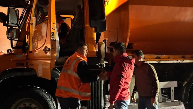 3 bin rakımlı Karabet Geçidi'nde kar yağışı etkili oldu