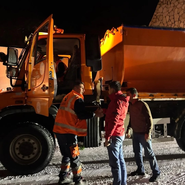 3 bin rakımlı Karabet Geçidi'nde kar yağışı etkili oldu