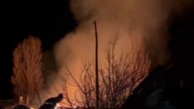 Çankırı'da köyde çıkan yangında iki ev küle döndü