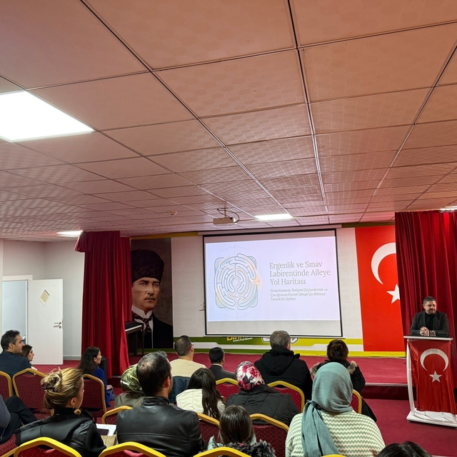 Çamlıca Koleji'nde "Aile ve Çocuk İletişimi" semineri