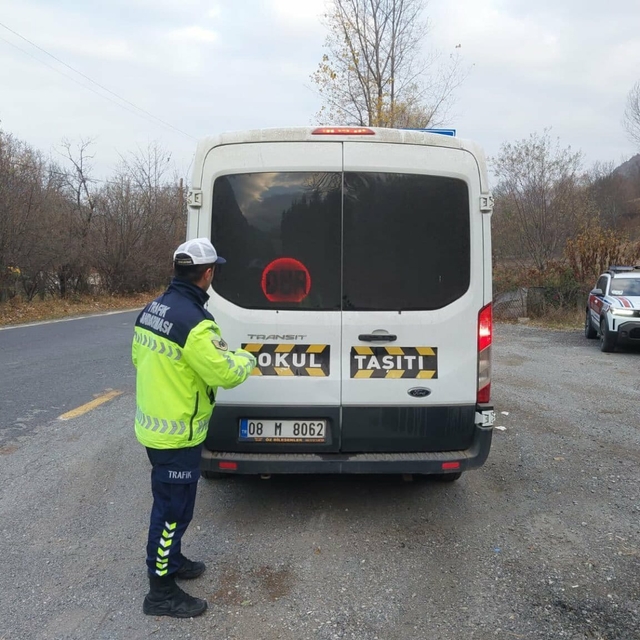 Artvin'de servis araçları denetlendi