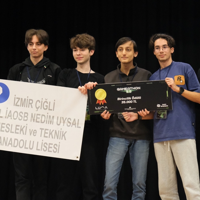 Gençler, en iyi oyunu geliştirmek için mücadele etti