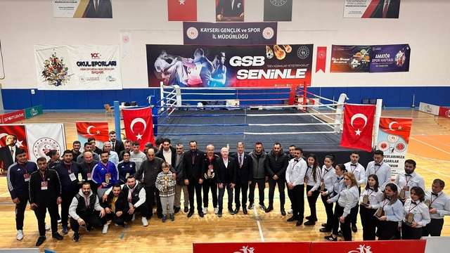 Kayseri'de "Gazilerimize Vefa Muaythai Şampiyonası" yapıldı