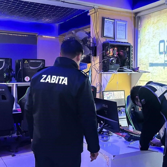 Siirt'te kurallara uymayan 10 iş yerine 14 bin lira idari yaptırım uyguland...