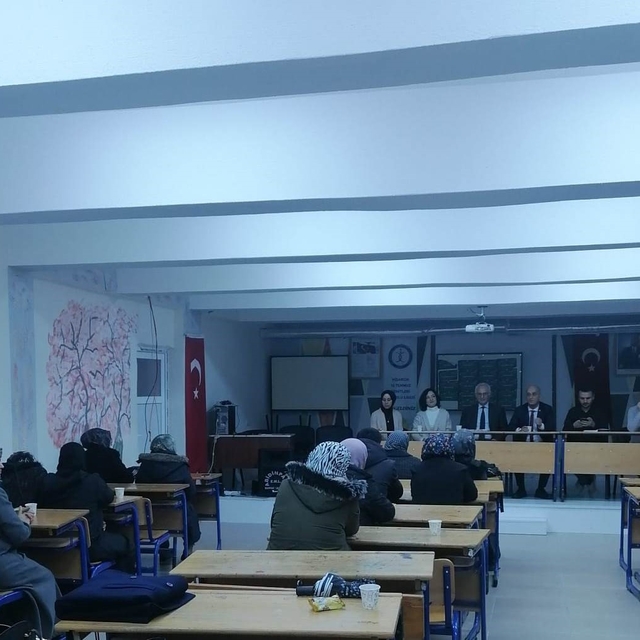 Müdür Kilitci: "Sınav döneminde öğrencilere aile desteği çok önemli"