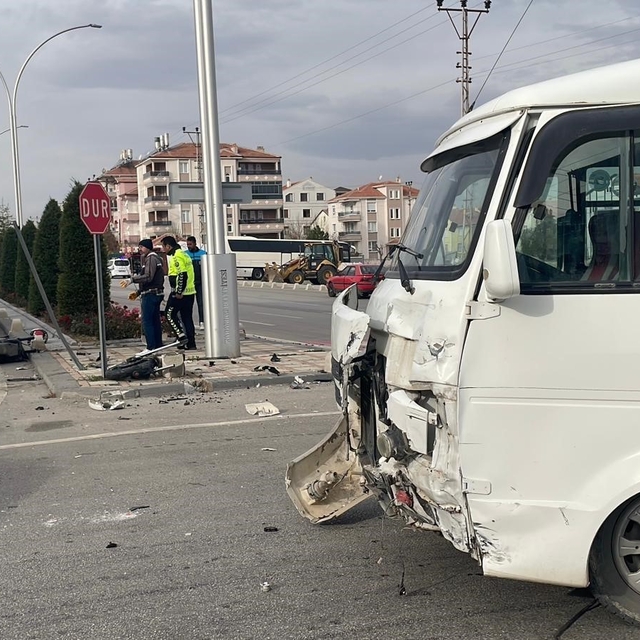 Karaman'da kazada ağır yaralanan genç kadın 2 günlük yaşam mücadelesini kay...