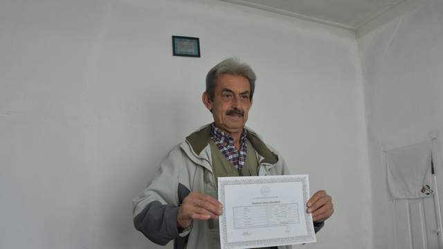 Liseyi 70 yaşında bitiren emekli, üniversite sınavına hazırlanıyor