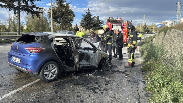 Samsunsporlu futbolcu Musaba'nın kullandığı araç alev aldı