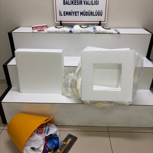 Balıkesir'de inşaat işçisi kılığında uyuşturucu taşıyan zanlı tutuklandı