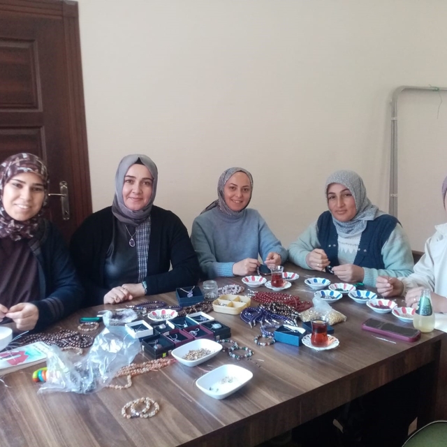 Aydıncık takılarıyla hem ekonomi canlanıyor hem Yozgat tanıtılıyor