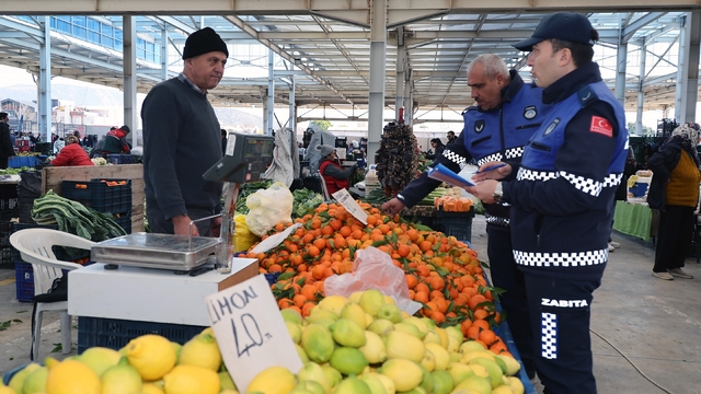 Menteşe Belediye Zabıtasından etiket denetimi