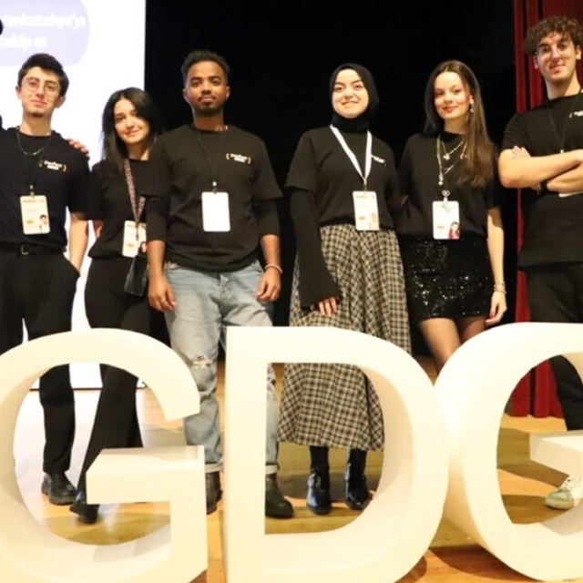 Kütahya'daki 'Devfest'25' etkinliği teknoloji tutkunlarını bir araya getird...