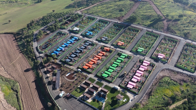 Deprem bölgesinde eskidi, Balıkesir'de can dostlara ev oldu
Kullanım ömrünü tamamlamış konteynerler, sokak hayvanları için kullanıldı