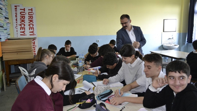 Sultanhisar Kaymakamı Ateş, öğrencilerle bir araya geldi