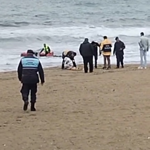 Bartın'da alabora olan lastik bottaki 2 kişi kurtarıldı