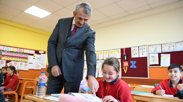 Edirne Valisi Sezer'den okul ziyareti