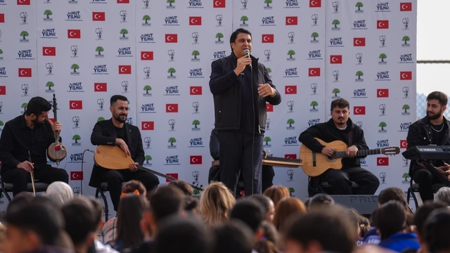 Yılmaz, lise ve üniversite öğrencileri ile buluştu