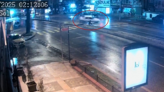 Alkollü ve ehliyetsiz kadın sürücü dehşet saçtı
Yayanın kıl payı kurtulma anı kameraya yansıdı