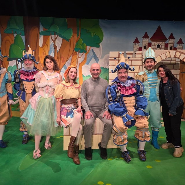 "Her Çocuğa Bir Tiyatro, Her Kalbe Kitap Sevgisi"