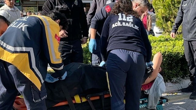 Adliye önünde boşanma aşamasındaki eşini bıçakladı