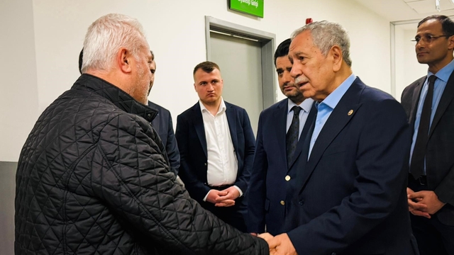 Bülent Arınç'tan Başkan Durbay'a yoğun bakımda ziyaret