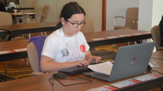 Uluslararası Bilgisayar Klavye Yarışında Türkiye Dünya şampiyonu oldu