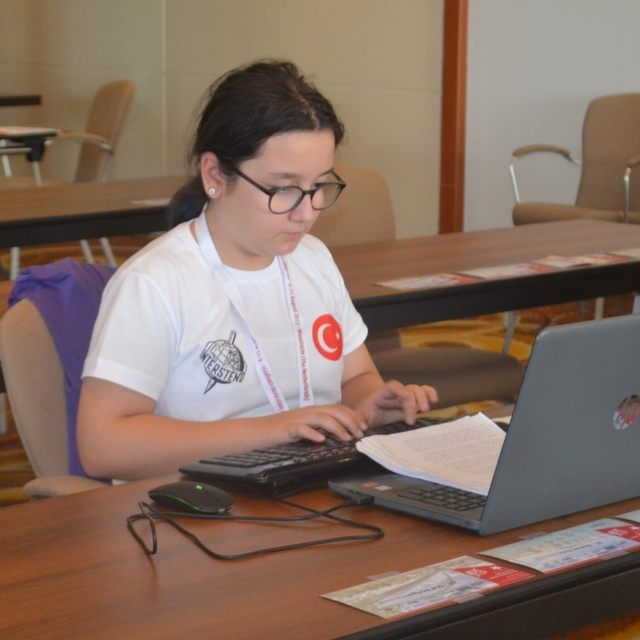 Uluslararası Bilgisayar Klavye Yarışında Türkiye Dünya şampiyonu oldu