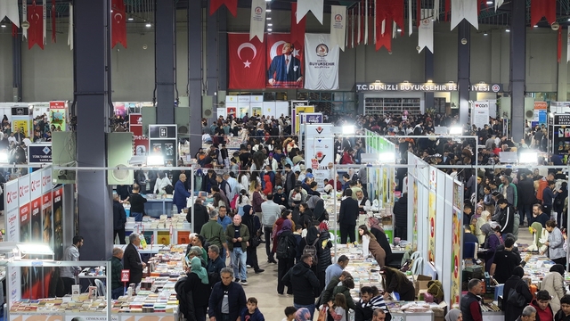 Denizli Kitap Fuarı sona erdi
Denizli Kitap fuarı yüz binlerce ziyaretçiyi ağırladı